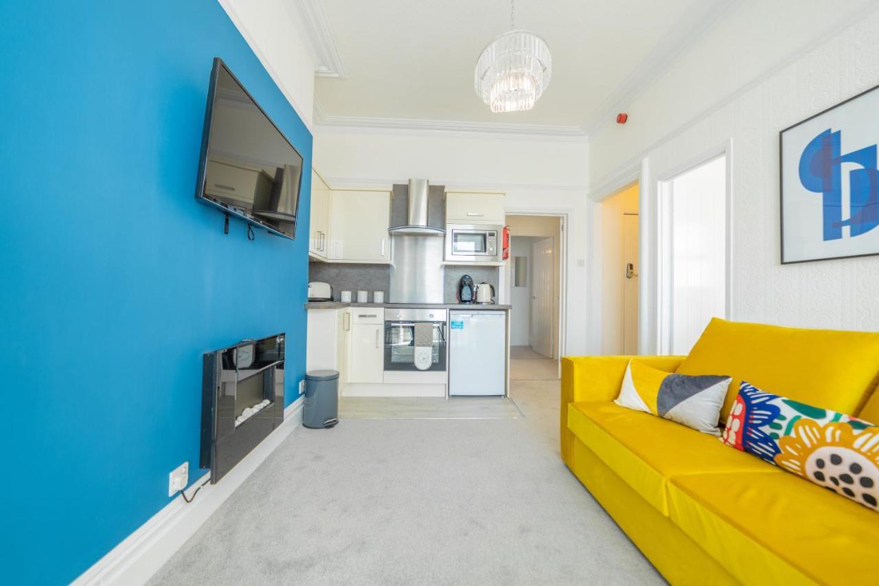 Charles Alexander Short Stay - Highcliffe Apartments Cleveleys Kültér fotó
